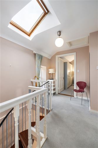 https://photos-a.propertyimages.ie/media/2/4/0/4960042/30188bd1-7b63-42aa-9163-0a6b60686768_l.jpg