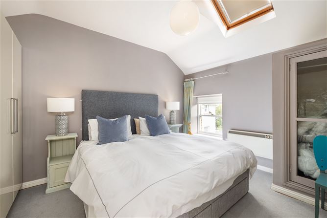 https://photos-a.propertyimages.ie/media/2/4/0/4960042/30188bd1-7b63-42aa-9163-0a6b60686768_l.jpg