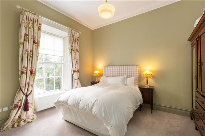 https://photos-a.propertyimages.ie/media/2/4/0/4960042/30188bd1-7b63-42aa-9163-0a6b60686768_l.jpg