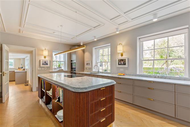 https://photos-a.propertyimages.ie/media/2/4/0/4960042/30188bd1-7b63-42aa-9163-0a6b60686768_l.jpg