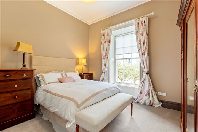 https://photos-a.propertyimages.ie/media/2/4/0/4960042/30188bd1-7b63-42aa-9163-0a6b60686768_l.jpg
