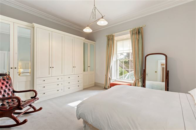 https://photos-a.propertyimages.ie/media/2/4/0/4960042/30188bd1-7b63-42aa-9163-0a6b60686768_l.jpg