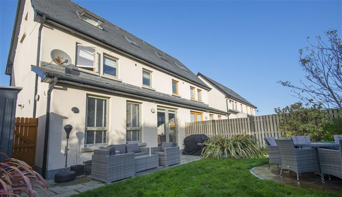 11 Chapelwood View, Hollystown, Dublin