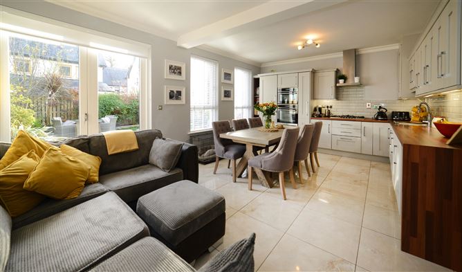11 Chapelwood View, Hollystown, Dublin