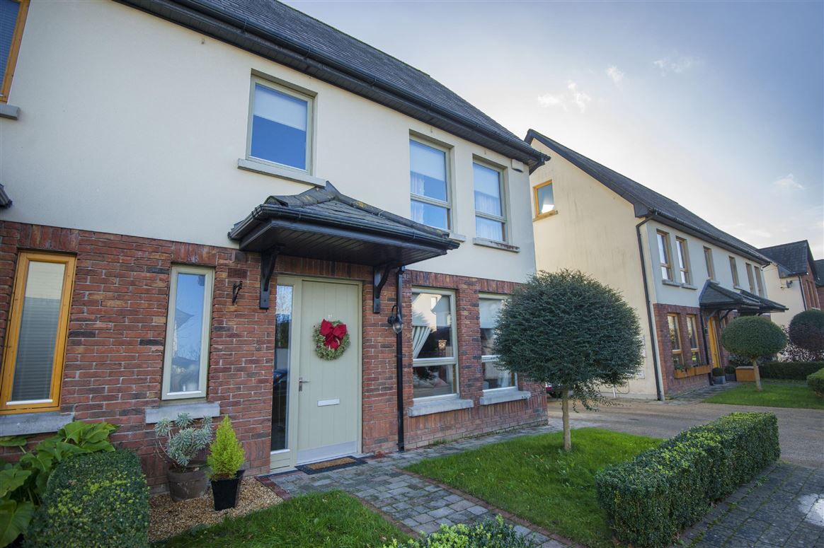 11 Chapelwood View, Hollystown, Dublin