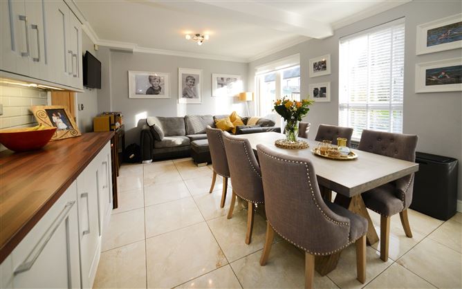 11 Chapelwood View, Hollystown, Dublin