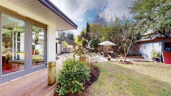 Dove Cottage, Commons Road, Loughlinstown, Dublin 18