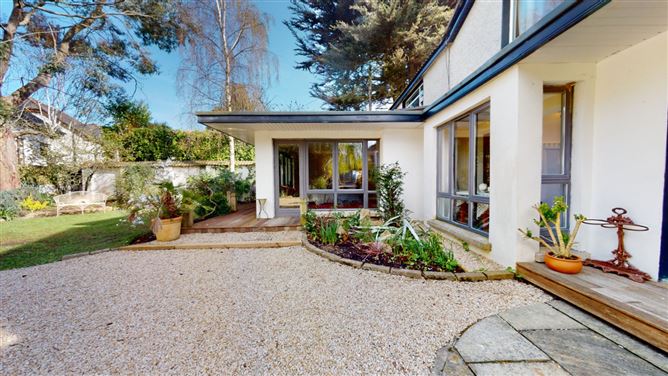 Dove Cottage, Commons Road, Loughlinstown, Dublin 18