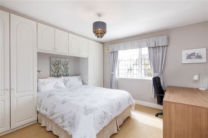 29 Oaktree Grove, Castleknock, Dublin 15