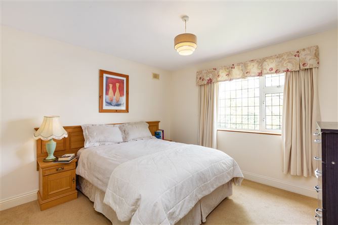 29 Oaktree Grove, Castleknock, Dublin 15