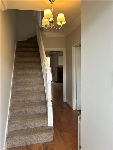 https://photos-a.propertyimages.ie/media/2/4/1/4932142/ec577df4-b8c4-4df8-9390-67cba327b8ec_l.jpg
