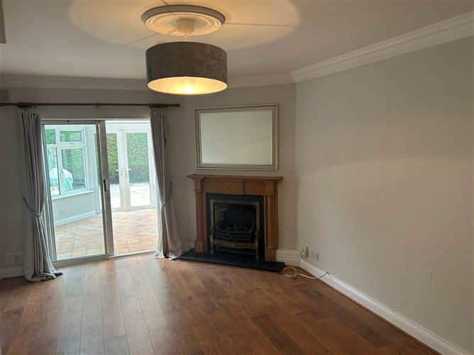 https://photos-a.propertyimages.ie/media/2/4/1/4932142/ec577df4-b8c4-4df8-9390-67cba327b8ec_l.jpg