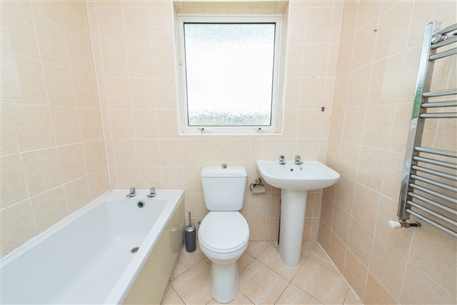 79 Rathcurragh, Green Road, Newbridge, Co. Kildare
