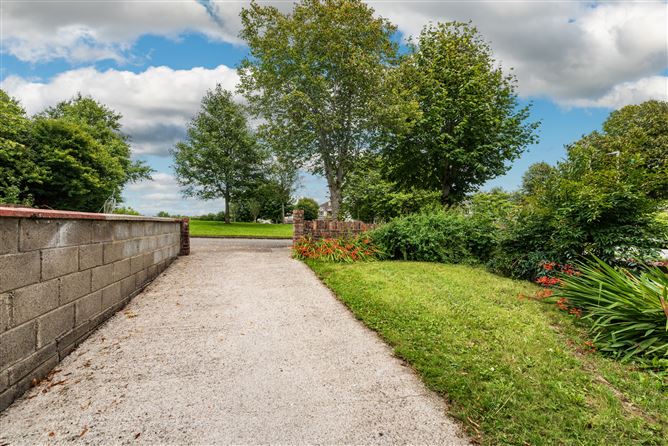 79 Rathcurragh, Green Road, Newbridge, Co. Kildare