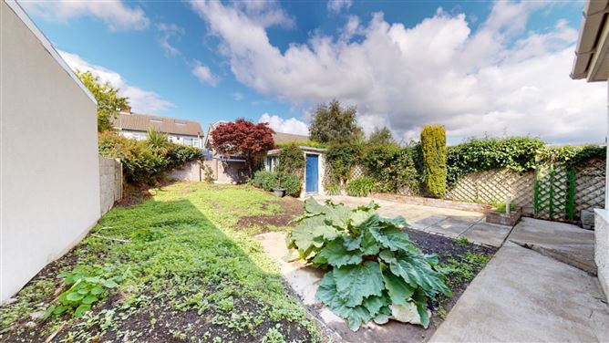 73 Meadow Vale, Blackrock, Co. Dublin