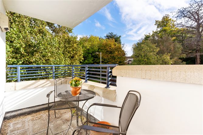 8 Belfield Park, Stillorgan Road, Blackrock, Co. Dublin