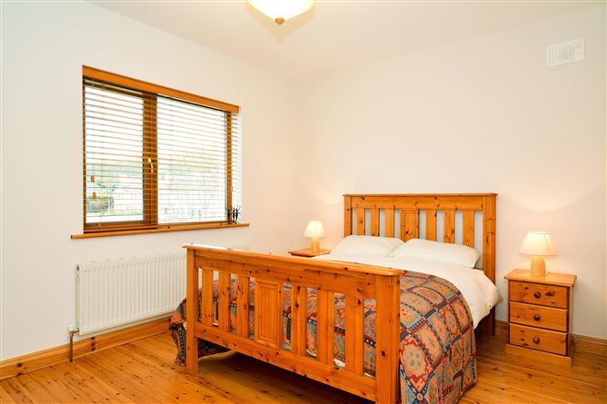 46 Pine Grove, Moycullen, Galway