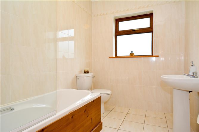 46 Pine Grove, Moycullen, Galway