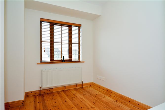 46 Pine Grove, Moycullen, Galway