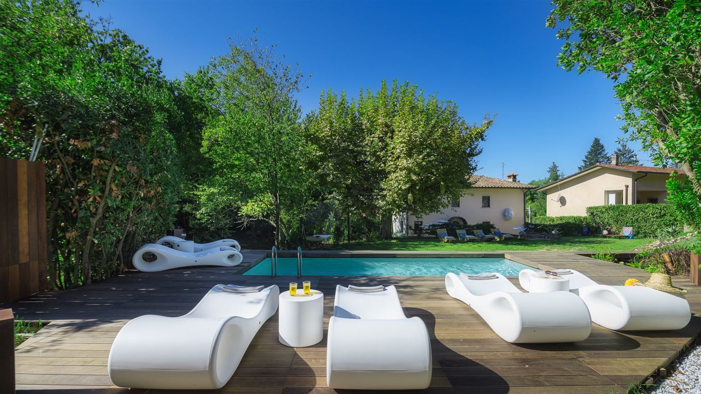 Poolside Prosecco,Capriglia,Tuscany,Italy