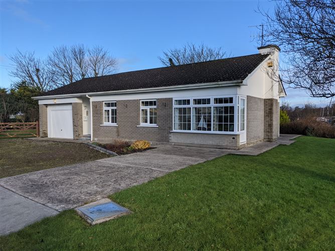 5 Lakeside Villas, Dromineer, Nenagh, Co. Tipperary