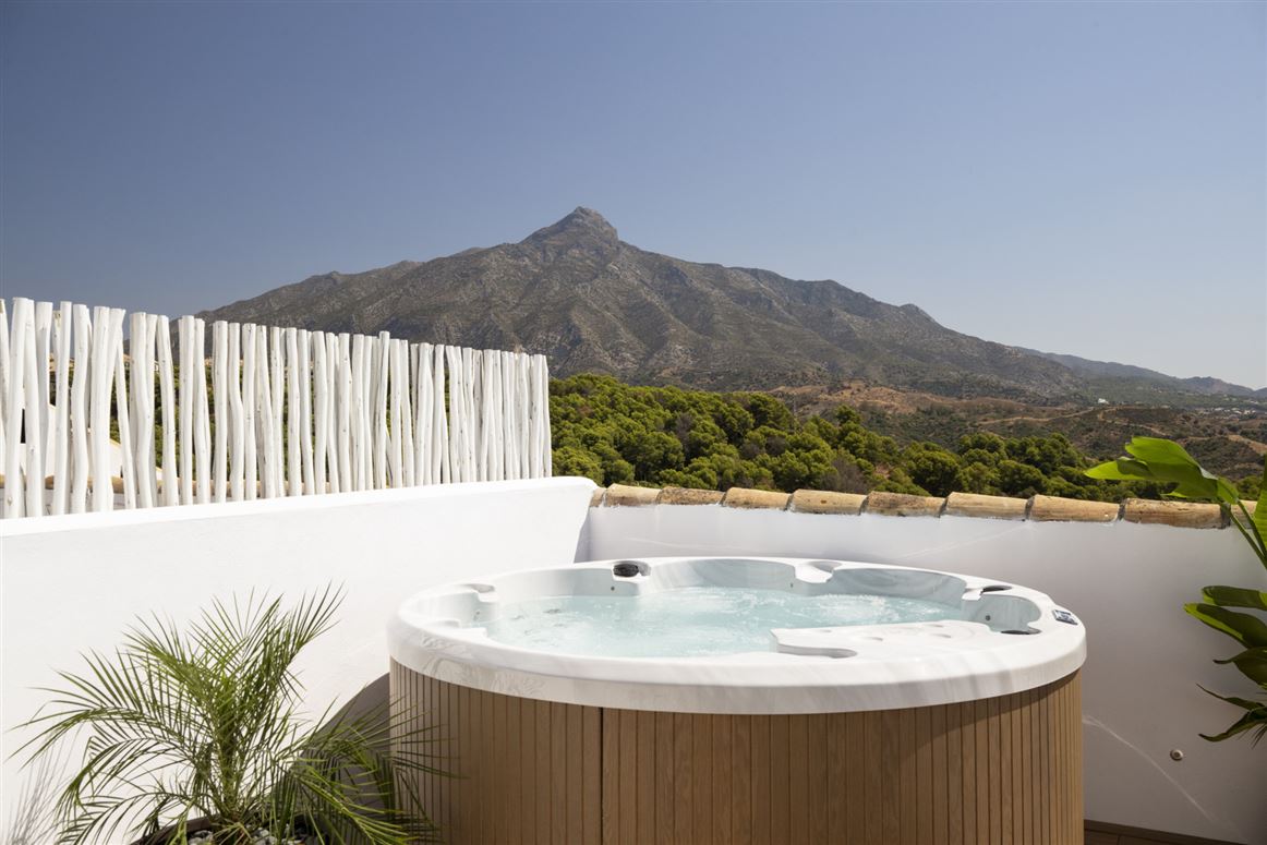 {name:Malaga, codeiso:MA}, Marbella, Nueva Andalucia, Altos de Aloha, Spain - COSTA-01373P