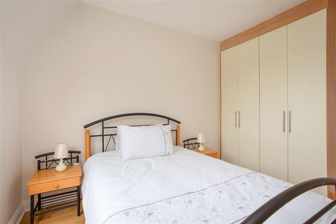 11 Esker Pines, Lucan, Dublin