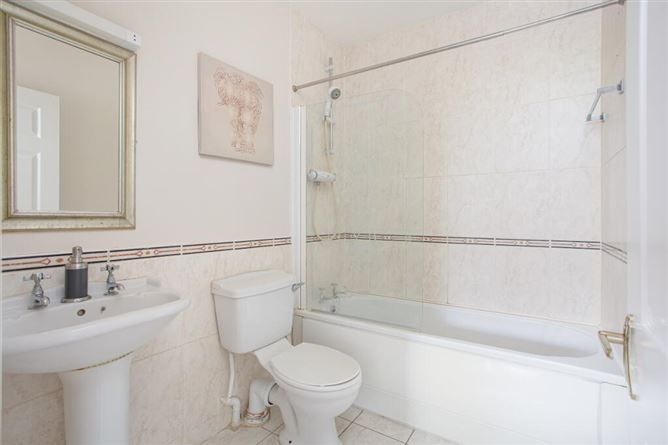 11 Esker Pines, Lucan, Dublin