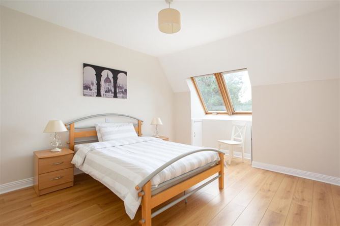 11 Esker Pines, Lucan, Dublin