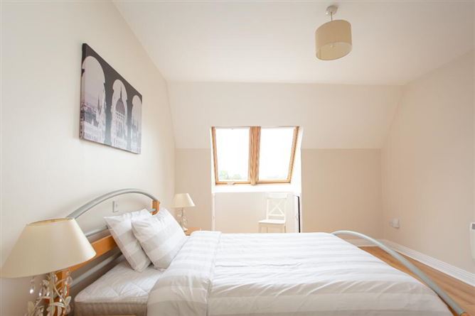 11 Esker Pines, Lucan, Dublin