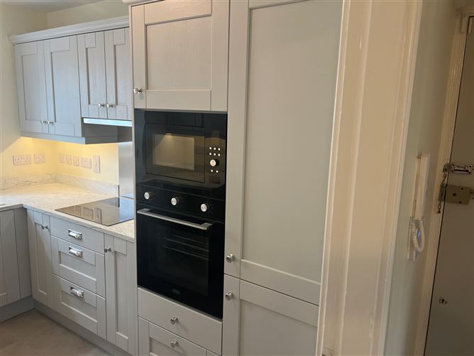 10 The Elms, Maynooth Road, Celbridge, Kildare TEAM LORRAINE MULLIGAN