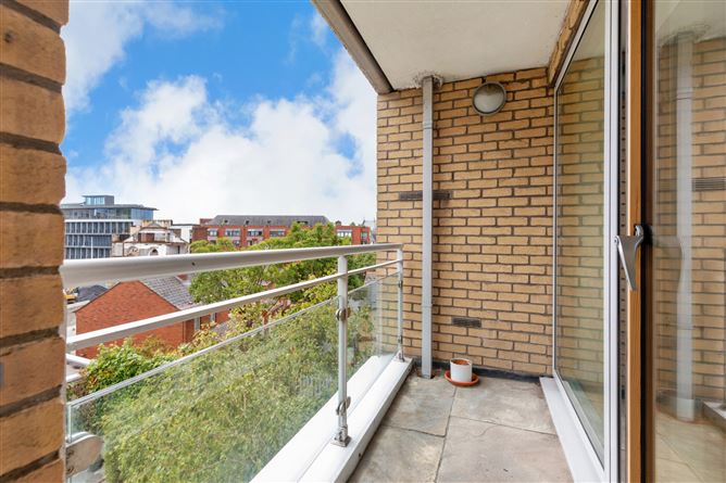 10 Alexandra Walk, Whitefriar Street, Dublin 8