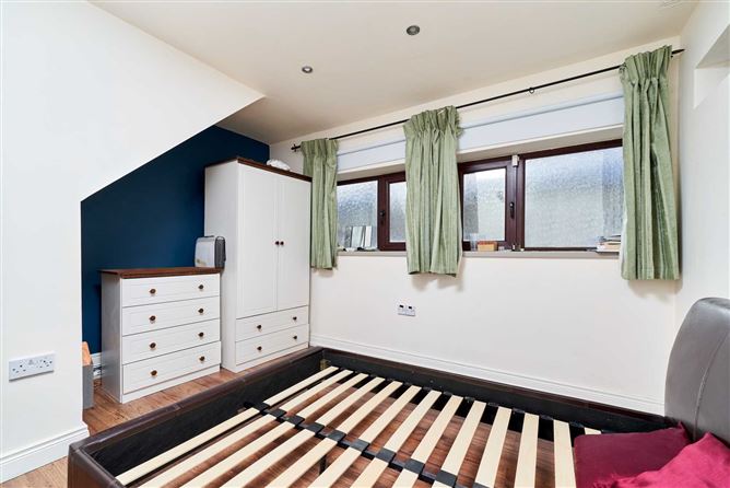 Cnoc Ruain Mews, Lower Road, Strawberry Beds, Dublin 20, County Dublin