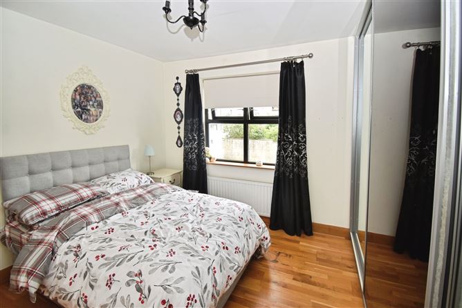 6 The Crescent, Beaumount, Blackrock, Cork