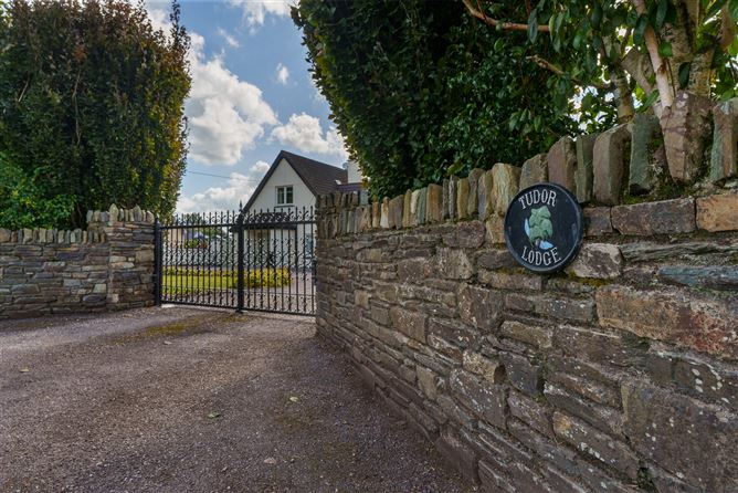 Tudor Lodge, Leemount, Carrigrohane, Cork