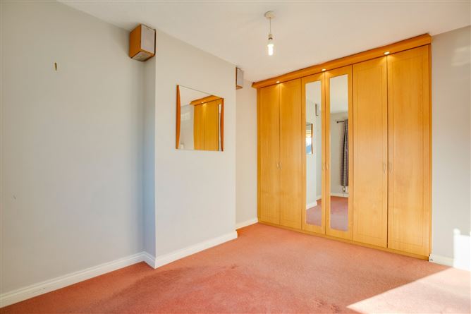 32 Brookvale Downs, Rathfarnham, Dublin 14
