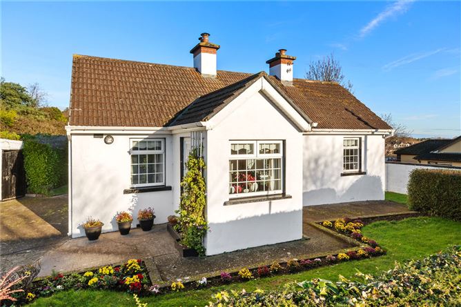 Main image for Woodbine Cottage,Sea Road,Kilcoole,Co Wicklow,A63 VK82