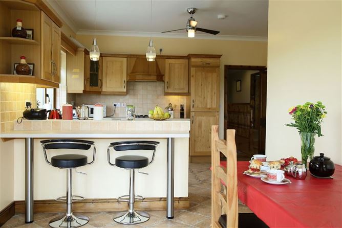 White Thorn House,H71 NY98, Clifden, Galway
