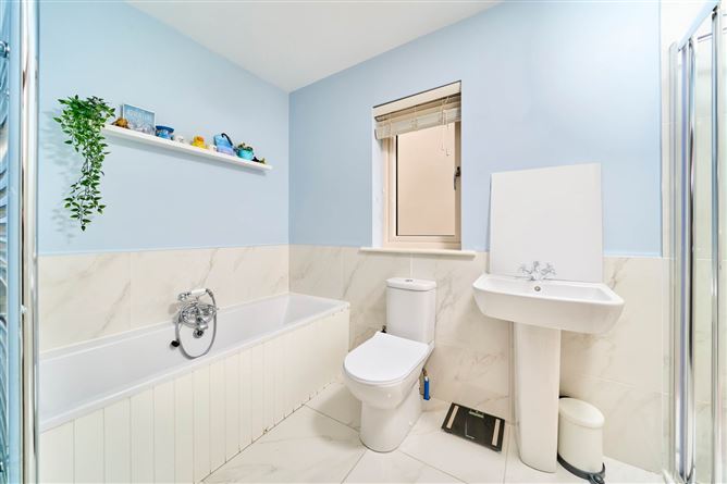 2 Castlegrange Lawn, Clonee, Dublin 15