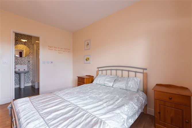 11 Beechdale Court , Ballycullen, Dublin 24
