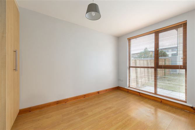 62 Castlegate Grove, Adamstown, Co. Dublin