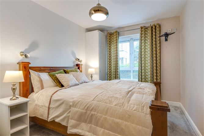 Apt45 Seamount, Booterstown, Co. Dublin