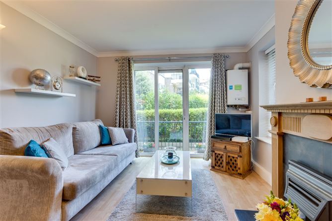 Apt45 Seamount, Booterstown, Co. Dublin