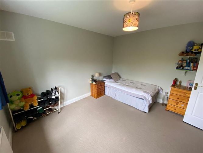 17 Cois Na Habháinn, Mullinahone, Tipperary