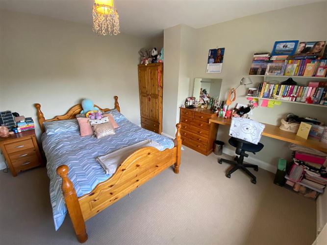 17 Cois Na Habháinn, Mullinahone, Tipperary