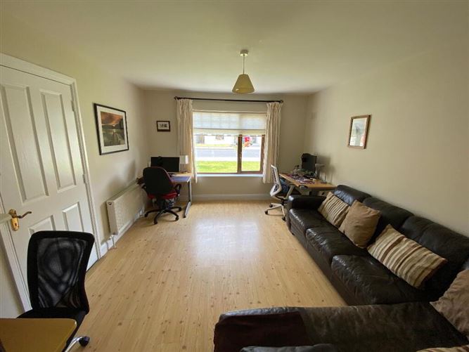 17 Cois Na Habháinn, Mullinahone, Tipperary
