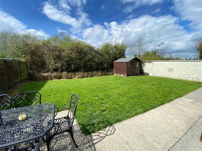 17 Cois Na Habháinn, Mullinahone, Tipperary