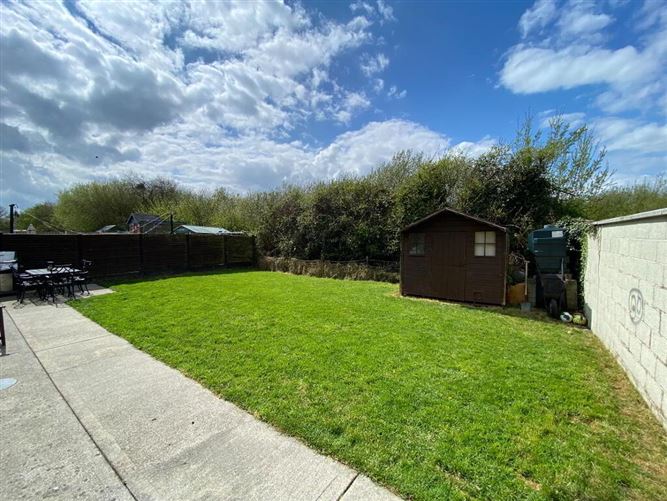 17 Cois Na Habháinn, Mullinahone, Tipperary