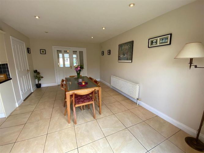 17 Cois Na Habháinn, Mullinahone, Tipperary