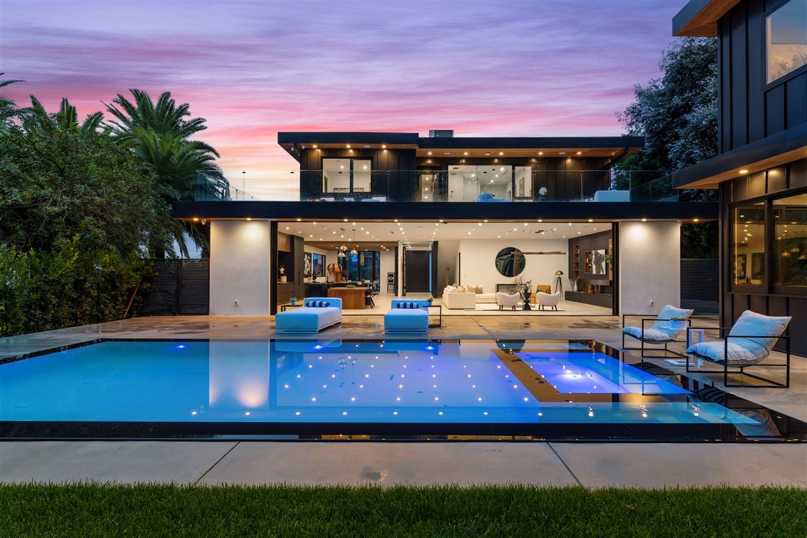 Sunset Mirror,Beverly Hills,California,USA